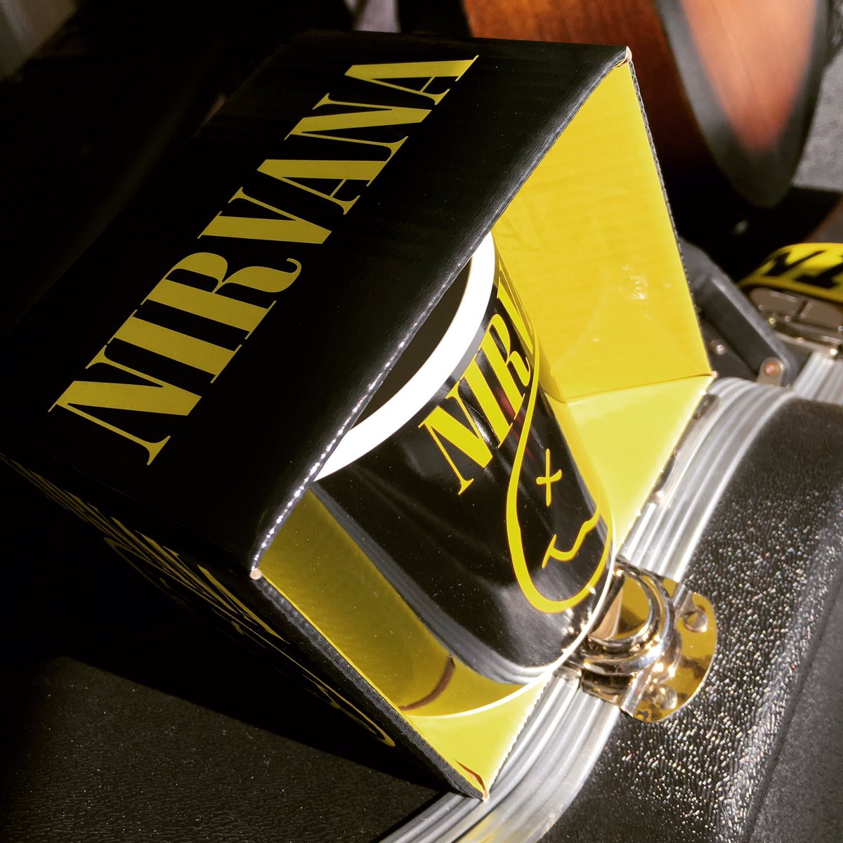 MORMUSIC's tweet photo. #nirvana #nirvanasmiley #nirvanamug #nirvanamerch https://t.co/xmhgRfj2zp https://t.co/KWHJvXjd8N