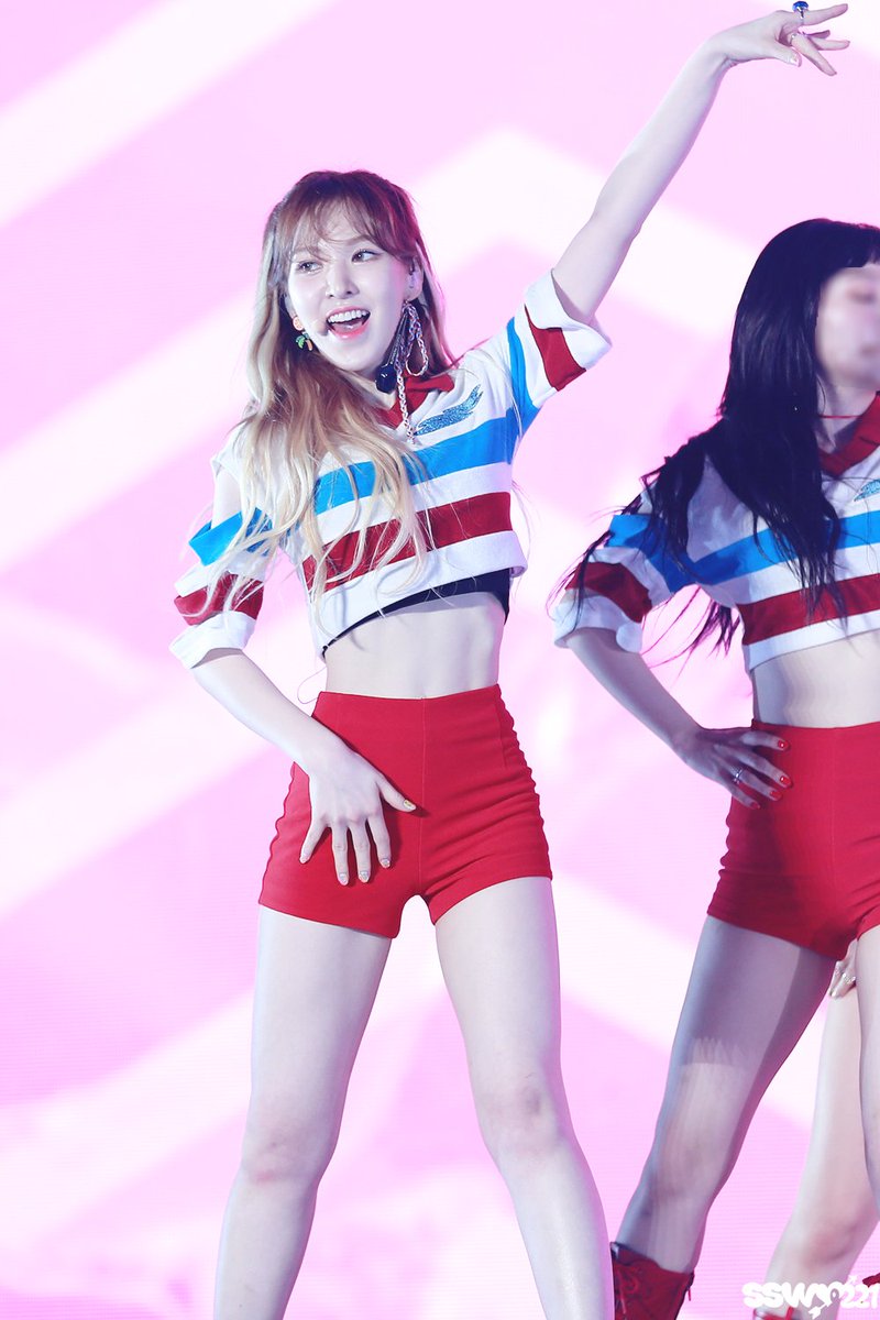 FantasyBlue94's tweet photo. 170708SM콘서트 #웬디 #Wendy 내가 제일 좋아하는건 사계절의 너💙🍊 https://t.co/UNiOArxcJd