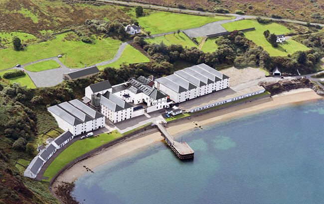 Islay distillery <a href="/Bunnahabhain/">Bunnahabhain Distillery</a> releases its oldest #whisky to date + reveals plans for £11 mil makeover 💙🥃 thespiritsbusiness.com/2017/07/bunnah…