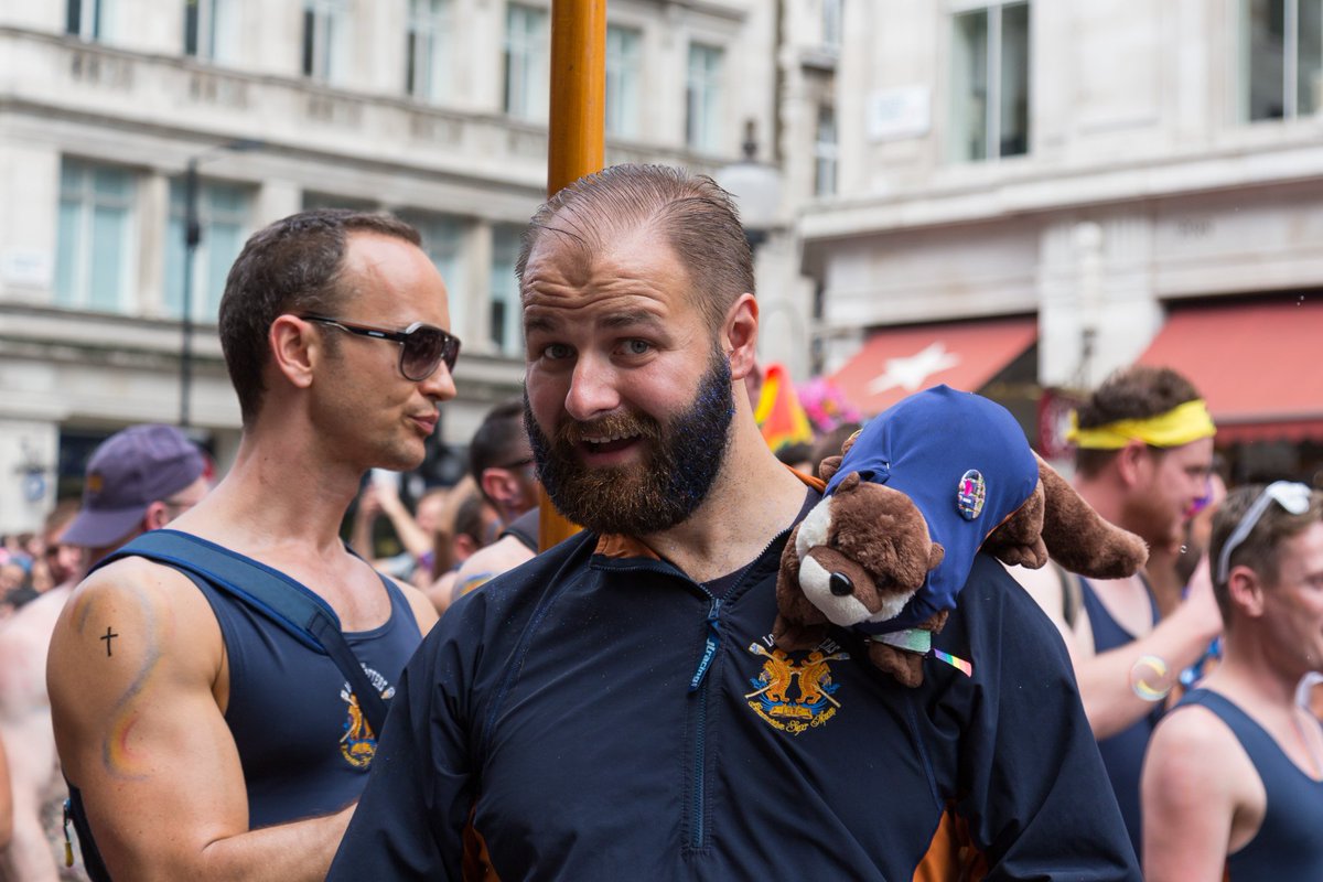 Mikepaws's tweet photo. Good to see the @OttersRowing team at #londonpride2017 #LoveHappensHere #LGBTQI https://t.co/MNqsjN5SiP