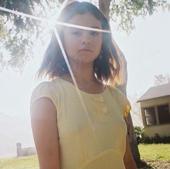 riptomyoth's tweet image. Selena Gomez nunca soube e nunca saberá o significado da palavra limites #4DaysUntilSelenasNewSingle