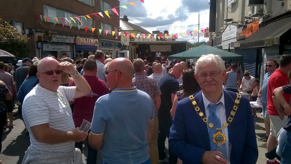 Enjoying the live music at @telforddukessc Sunday Best 2... and the sun is shining!