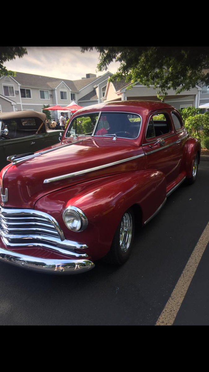 AdTheoaks's tweet photo. Our 3rd annual classic car and bike show was a huge success. Our silent &amp; live auction raised over 3500 for Alzheimer's @TheOaksRet https://t.co/wyefvI7fc1