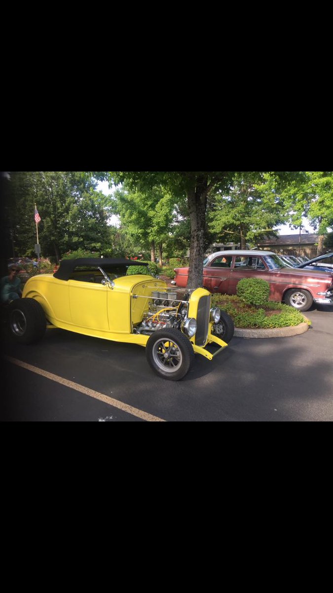 AdTheoaks's tweet photo. Our 3rd annual classic car and bike show was a huge success. Our silent &amp; live auction raised over 3500 for Alzheimer's @TheOaksRet https://t.co/wyefvI7fc1