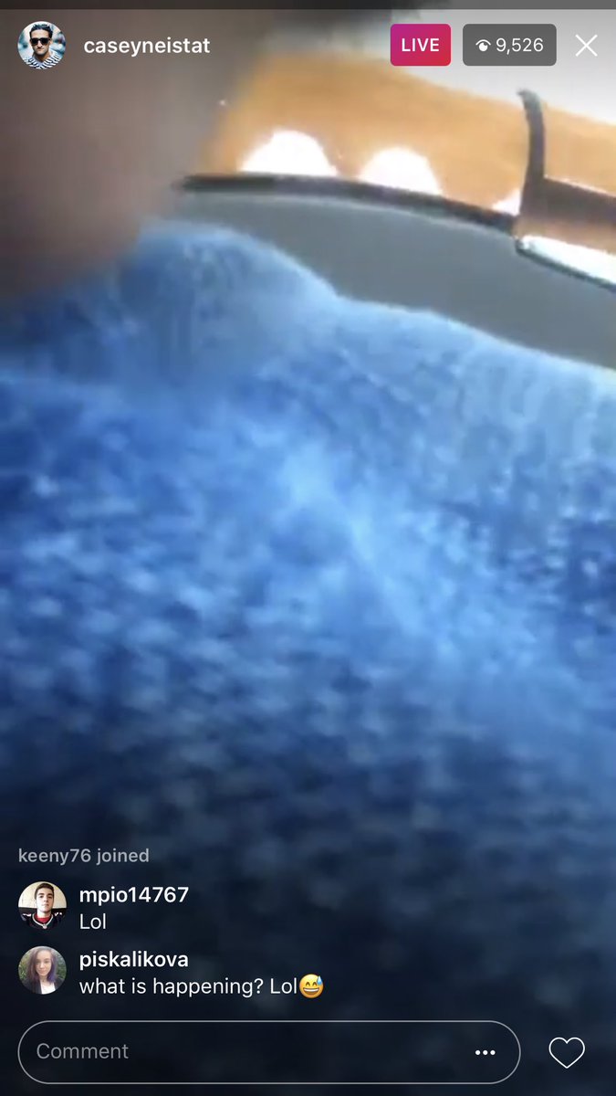 keeny76's tweet image. Nearly 10k viewers of this Instagram Live streaming of 'blue blanket nothingness', because it's @CaseyNeistat