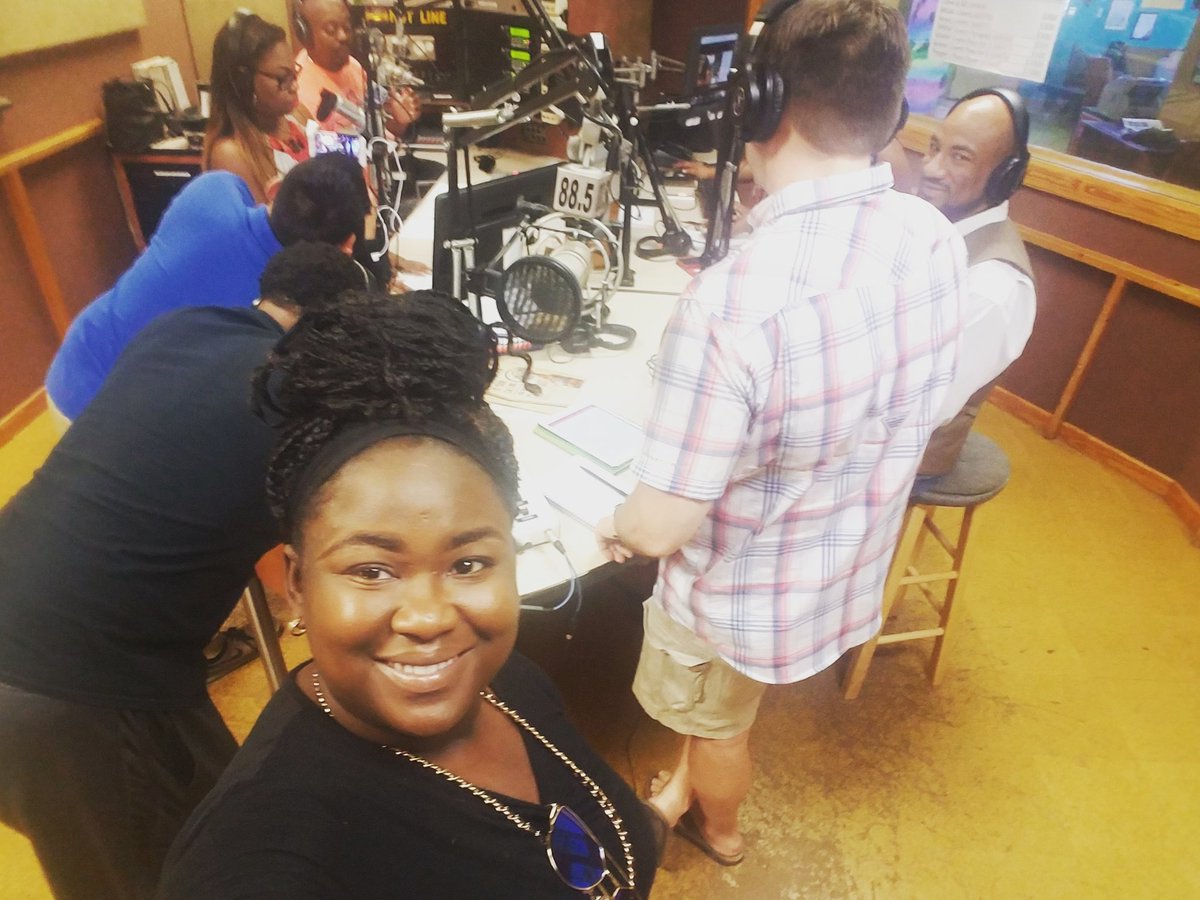 IamMarilynShaw's tweet photo. 🎙#SundayFunday with the Urban Cafe! #IamMarilynShaw #QueenofPR #RadioLife https://t.co/ybGN23NCMS