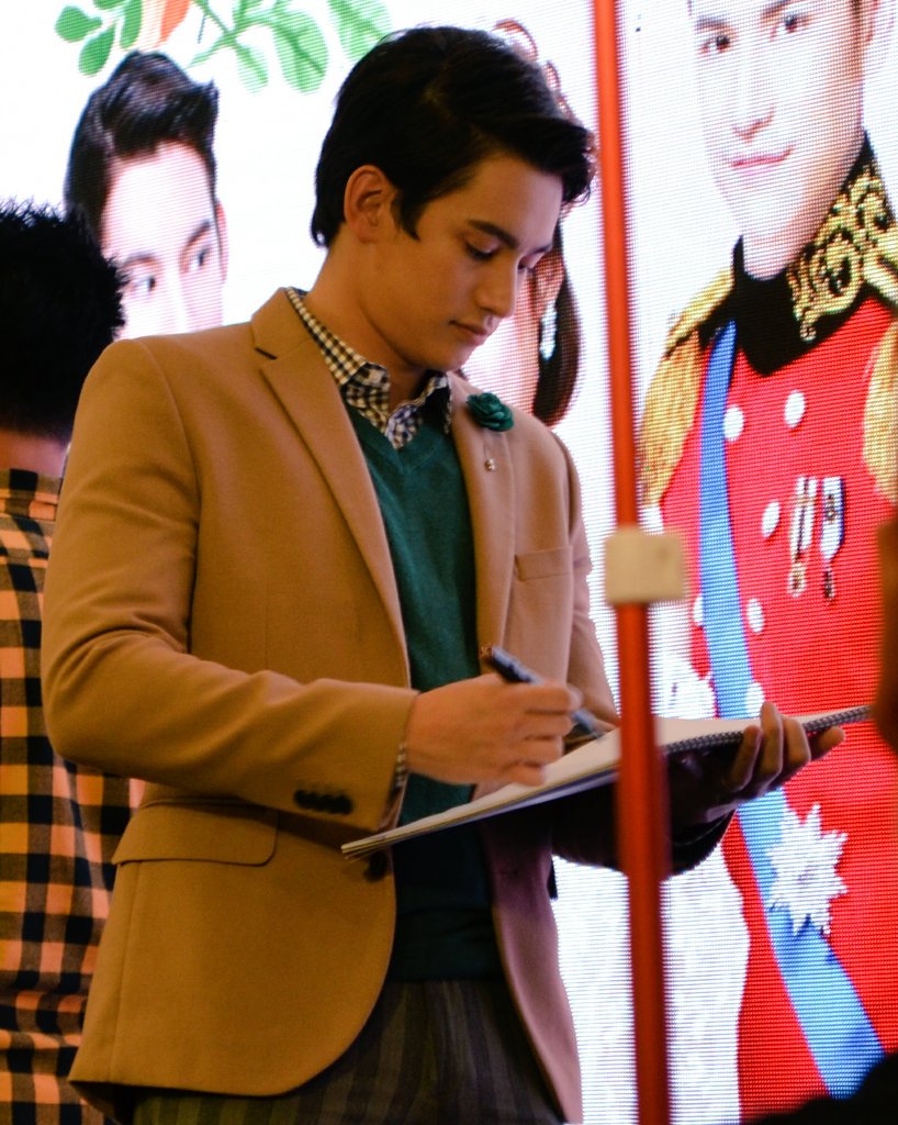 hudjayhoon's tweet photo. 170709 Princess Hours Malaysia Tour
Prince Nakhun ππππ
#Nakhun #Phan #princesshoursthailand #dimsumprincess https://t.co/apqCmoAQEC