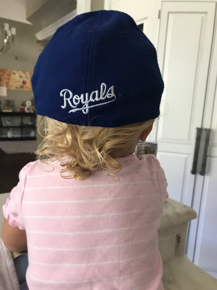 Heath_Starr's tweet photo. I found Salvy's Doppelgänger. #RaisedRoyal https://t.co/lUHENJFtr4