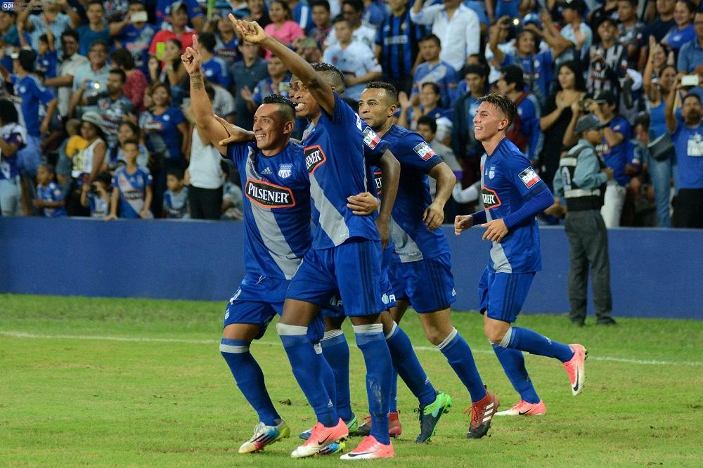 TribunaElec's tweet photo. ¡CON MUCHOS CAMBIOS!
Así va #Emelec: 25Morales 6Moreno 3Ramos 28Jaime 21Mina 30Lastra 5Piriz 40Burbano 14Matamoros 7Orejuela 9Marlon https://t.co/lZIuEcP55J