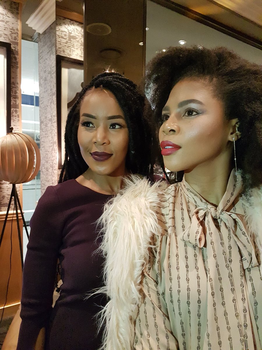 MajestyMagSA's tweet photo. Spotted at #CopperMakesItBetter #DestinyJulyCover gorgeous @MsLeloB @BeritaAfroSoul &amp; @Olwe2Lesh 😍 https://t.co/xN86ZEUbAH