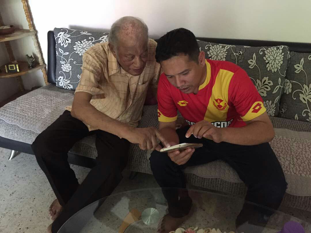 rmnspc's tweet photo. Ziarah penaik bendera Persekutuan Tanah Melayu 1957 PW I OLIVER CUTHBERT SAMUEL @Khairykj @mykamarul #ParlimenBelia https://t.co/os5OKCybeA