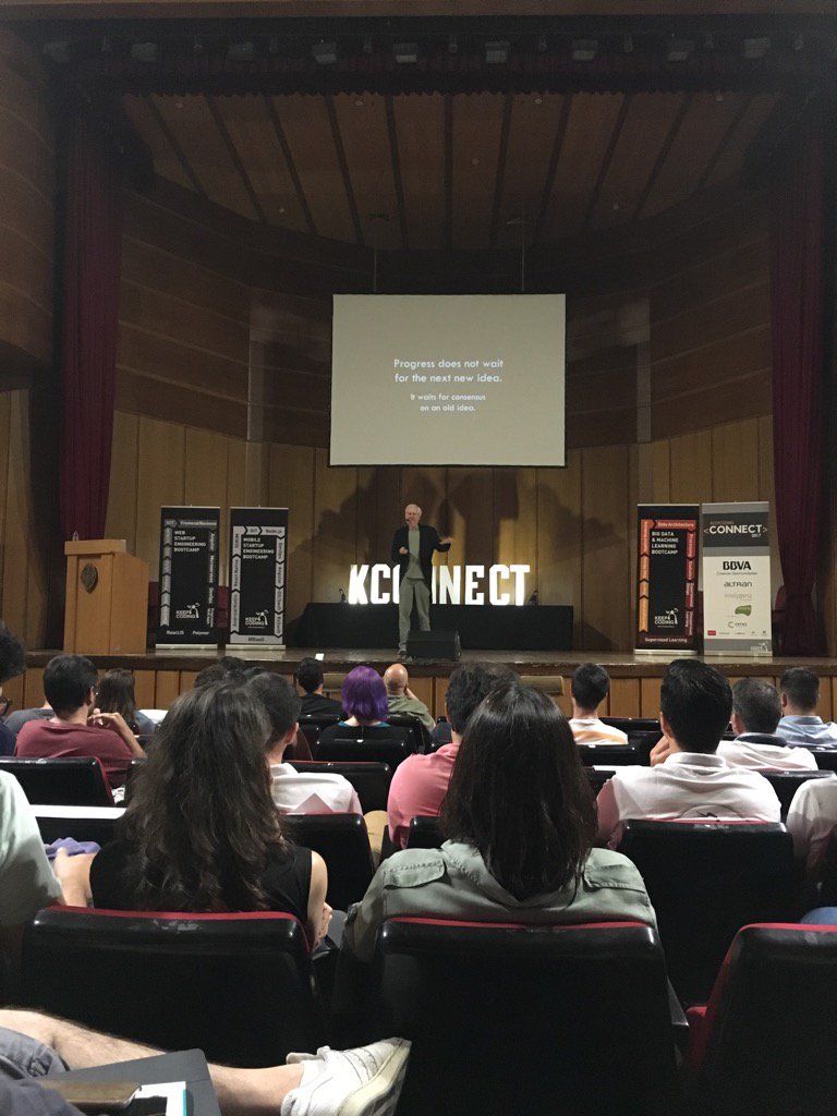 yosniersm's tweet photo. #KConnect17 - Douglas Crockford: "Progress does not wait for the next new idea" https://t.co/6EvVSso8vL