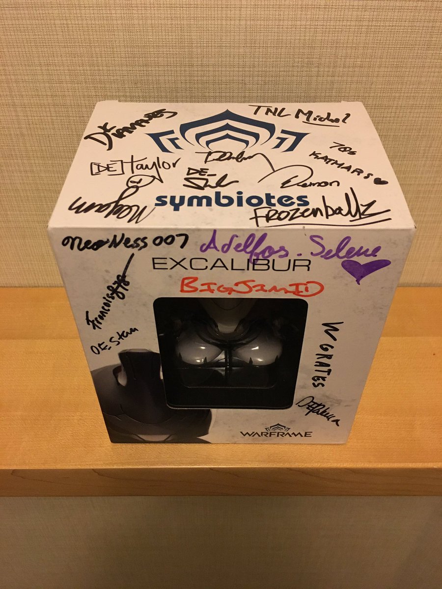 Follow, Retweet, and favorite for a chance to win this amazing Excal noggle signed by the DE's and all the streamers/youtubers @ Tennocon! 😋