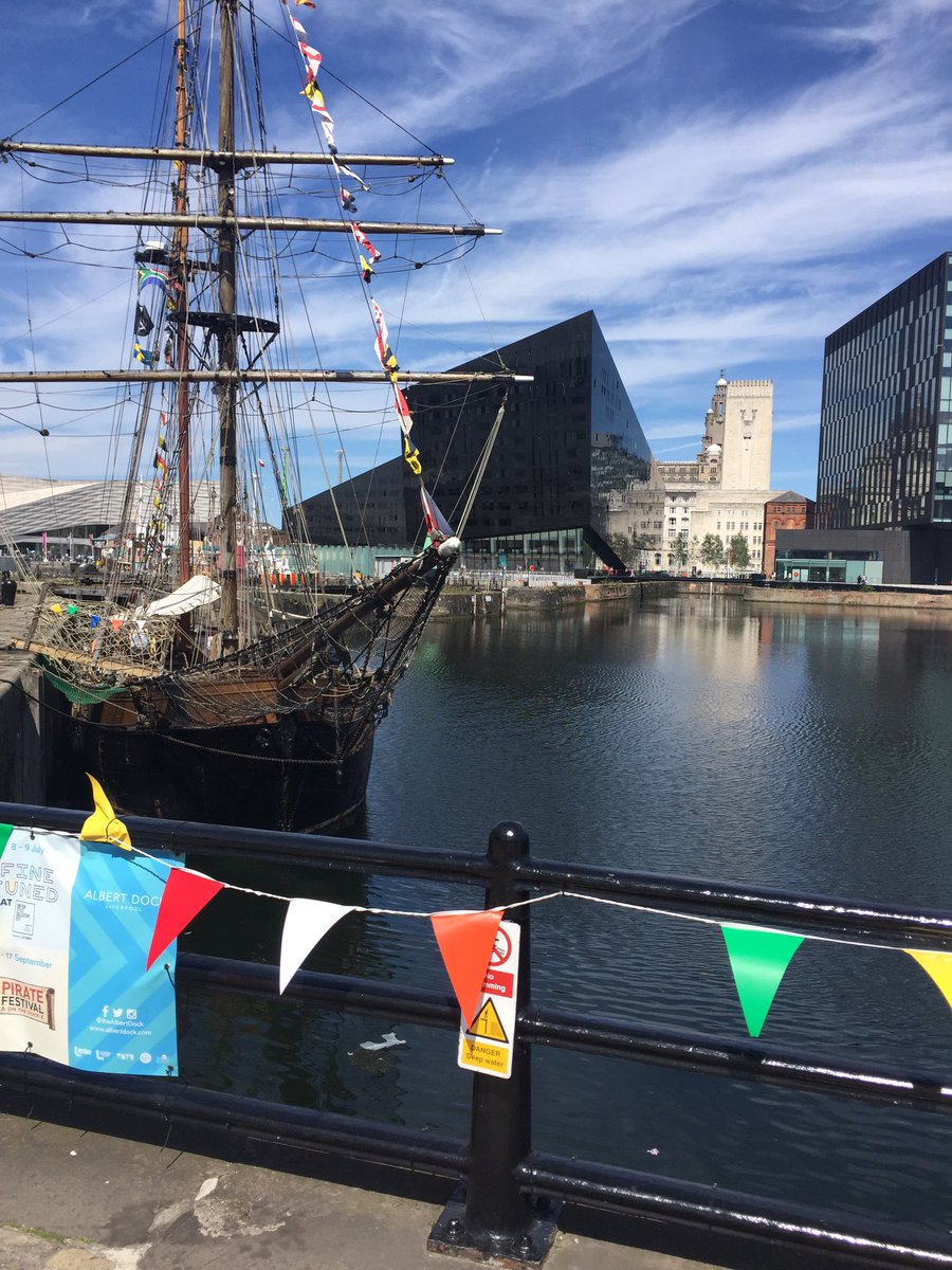 MimiandWeesse's tweet photo. Home after a splendid weekend in sunny Liverpool! Loved #FineTuned @theAlbertDock! Scrummy food in @TeddysCoffeeBar &amp; Revolucion de Cuba! ✔ https://t.co/4OCr5YG64i