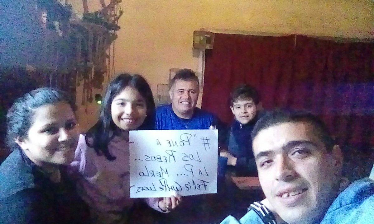 lichudm's tweet photo. #ponelosrebos #PeligroSinCodificar cumple en familia https://t.co/VAB1g2FHyJ