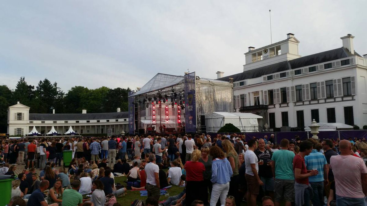 Wachten op <a href="/racoonband/">Racoon</a> @PaleisSoestdijk #royalpark