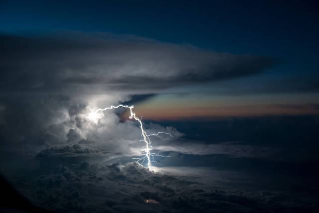 Nixtonoficial's tweet photo. Imagens aéreas, tiradas por aviões pelo mundo inteiro, Créditos: https://t.co/ij7gNRKniO  #imagens #nature #imagens #nixton @Nixtonoficial https://t.co/ad7irRtgFP