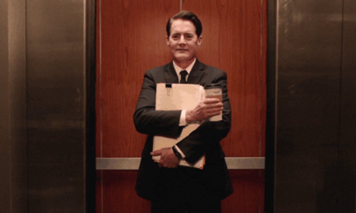 A__Valenzuela's tweet photo. Last week vs. This week.
#TwinPeaks #isbackagain #Part9isalmosthere @Kyle_MacLachlan https://t.co/jHEE7K86GH