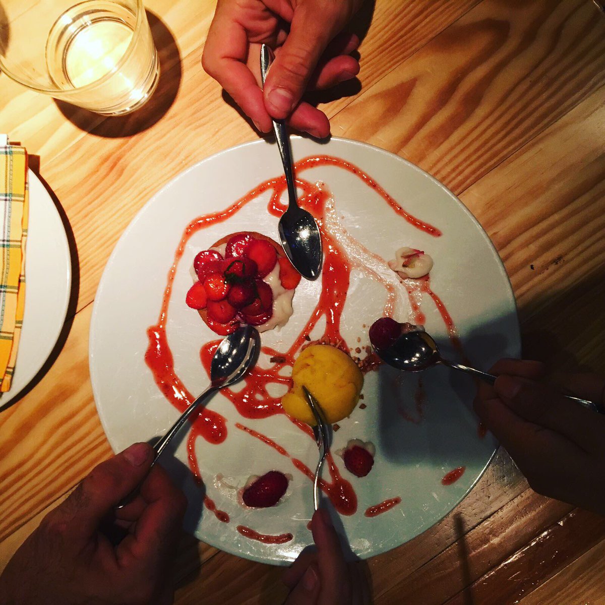 stefraternali's tweet photo. El postre es nostre! @FincaParera #vinsnaturals #km0 #terra #bonproducte @rrasoterra @Rrasoterrabcn https://t.co/bhT4aCj6bq