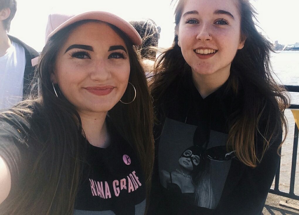 afterglowanna's tweet photo. had such a lovely day at the #dwtmeetupliverpool ♡ all (or most?) of us were at the DWT Manchester 👼♡👼 @ArianaGrande @joangrande https://t.co/U8HWdbgids
