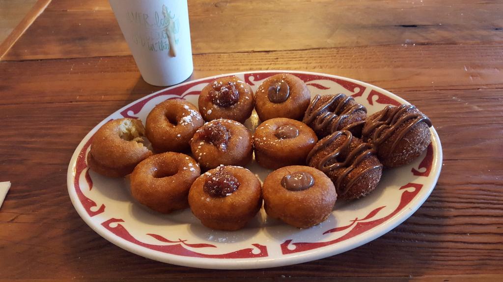 stumpt_rik's tweet photo. The world's best donuts! #pips #pipsarmy https://t.co/DlZihbZflY