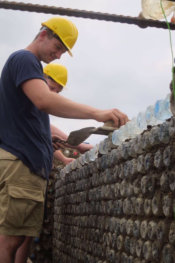 LCSHRP's tweet photo. Great working on the #bottlehouse in Paipe, FCT Abuja last week. #lcshr #plasticpollution #doingyourbit #dmuglobal https://t.co/W3MnVjAuuC