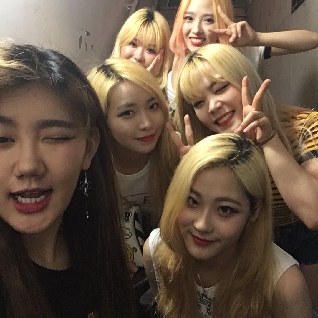 Marmello_ARG's tweet photo. [#IG|| 080717] Actualización de la vocalista de Choi ye_guen de la banda yeguenny con #MARMELLO #마르멜로 https://t.co/yfVndL7epC
