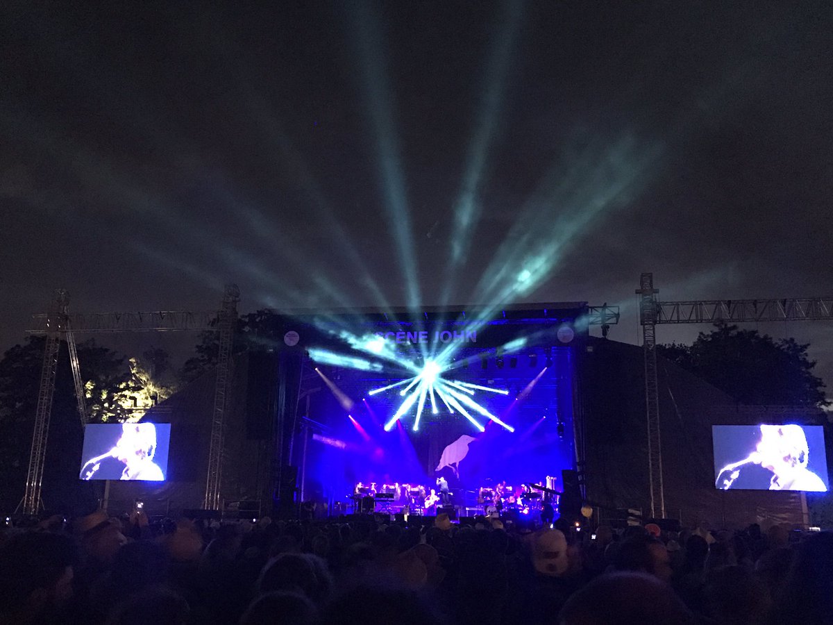 RFresnais's tweet photo. Thiéfaine, rebelle symphonique #Beauregard2017 https://t.co/nCh62nWxtN