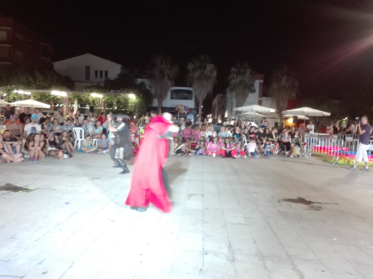 NitdeColles's tweet photo. Mostra de softcombat a plaça!!! #NitDeColles #NDC17 https://t.co/IiE9jBZIpt