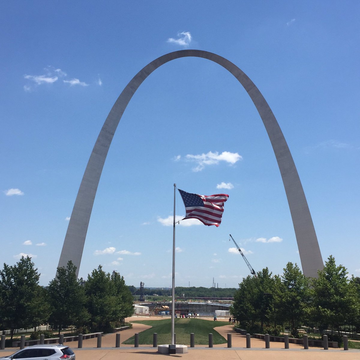 Exploring the "Gateway to the West" this #sundayfunday #stl #stlouis #travel