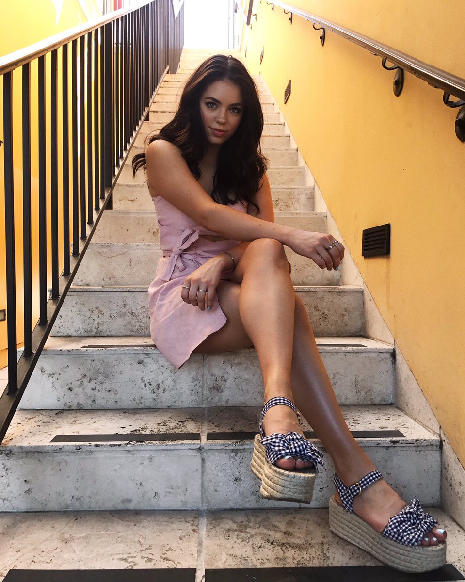 ClaudiaSulewski's tweet photo. yesterday🌞✨ https://t.co/QZTaUyefWS