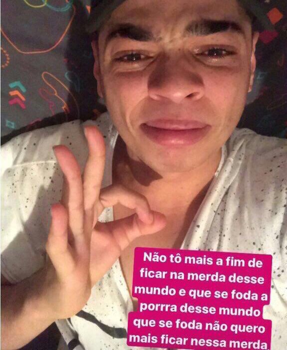 badgrlannie's tweet image. meu fone tá quebrando mano não acredito puta q pariu