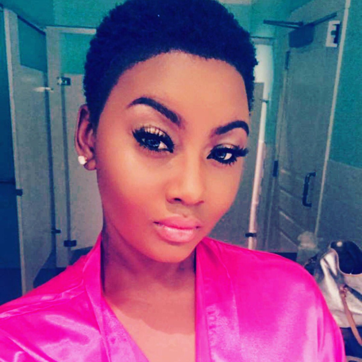 ExpressBetter's tweet image. When your #Queen is an aspiring #model and you're her biggest fan, 1 day you'll be having drinks with @KekePalmer living your dreams