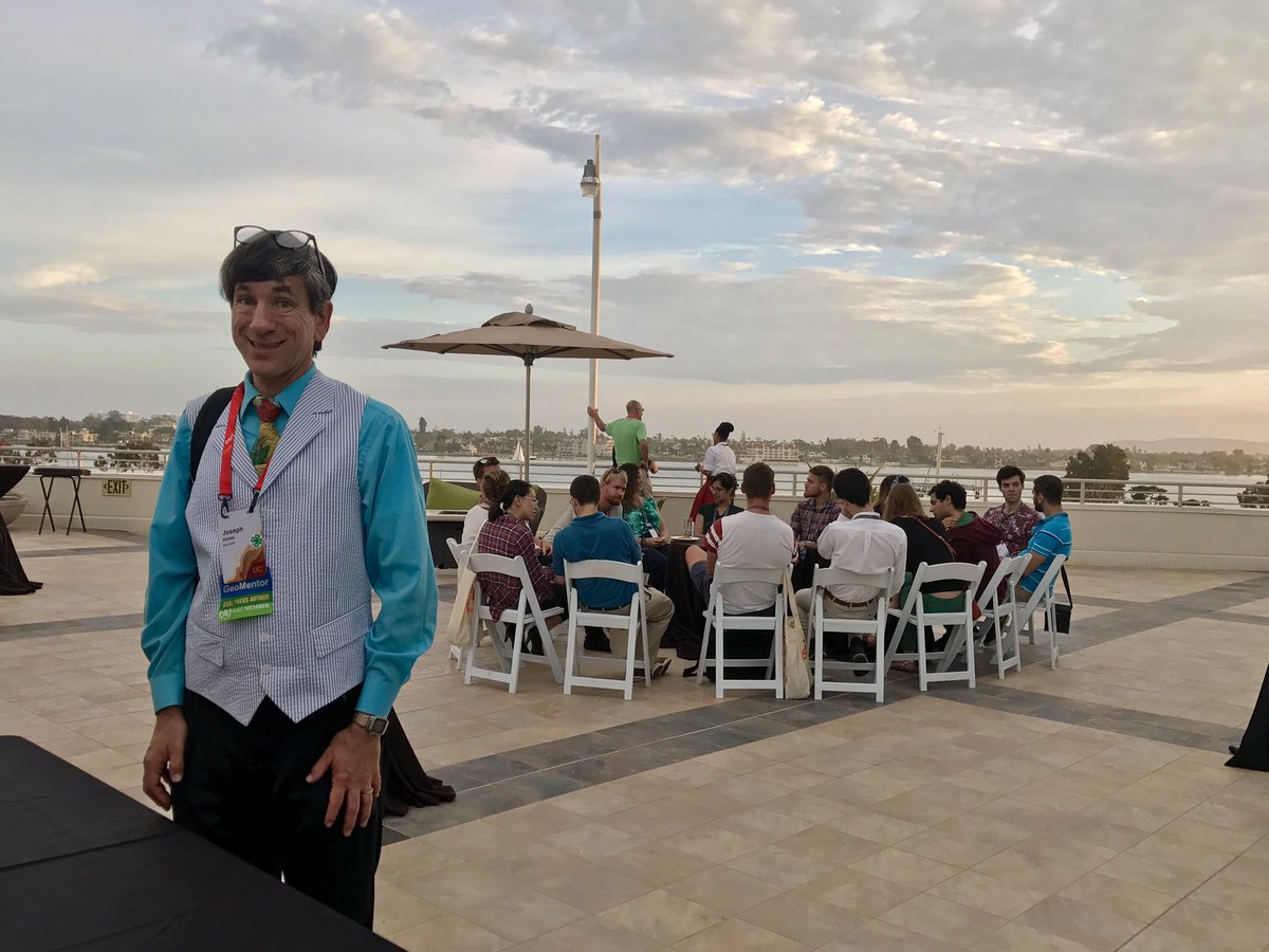 #EsriYPN Welcome Social turnout was amazing! Thank you <a href="/USGIFypg/">USGIFypg</a> <a href="/josephkerski/">josephkerski</a> for networking and young pros for coming.