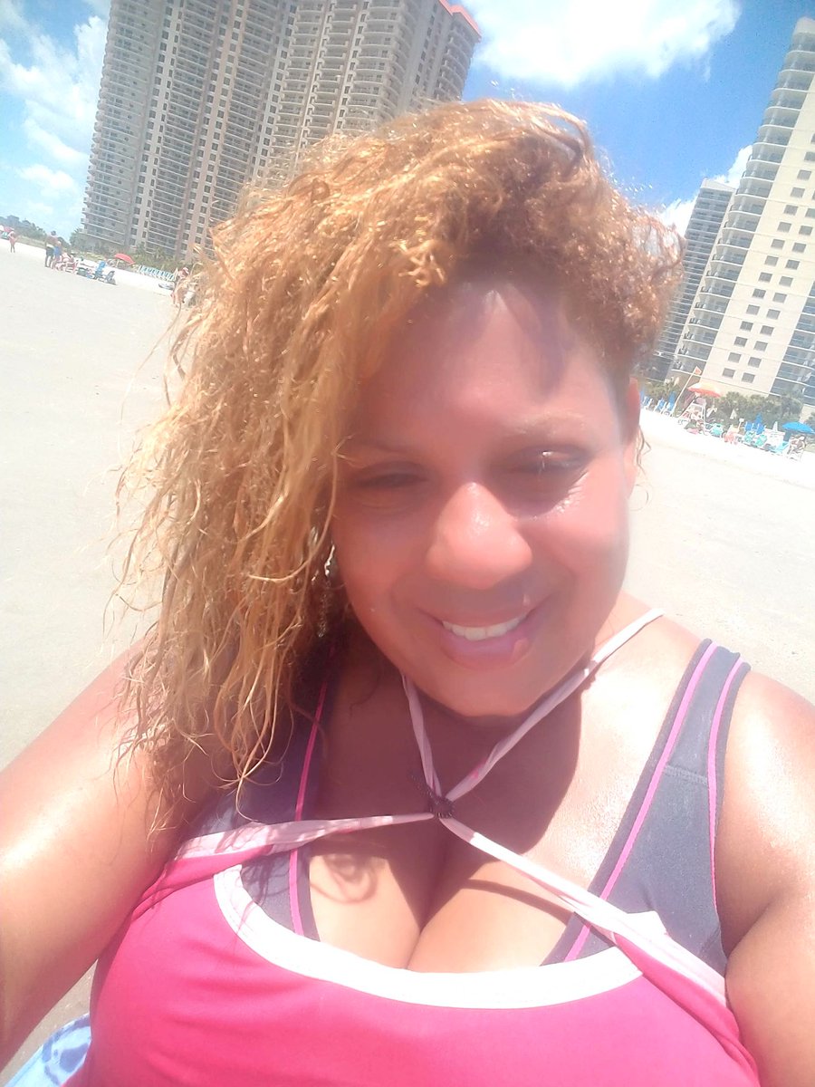 asiavasquez05's tweet photo. Relax w/ Hubby💘💘💘 https://t.co/WNPddgM449