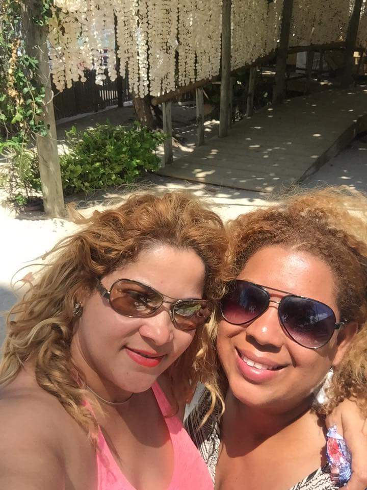 asiavasquez05's tweet photo. Best friend/Sister 💘💘💘 https://t.co/WIsHgtpBg1
