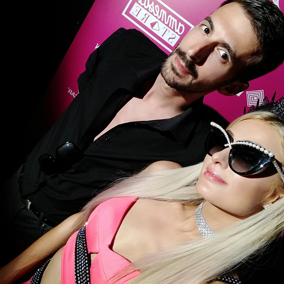 inStereo tweet media