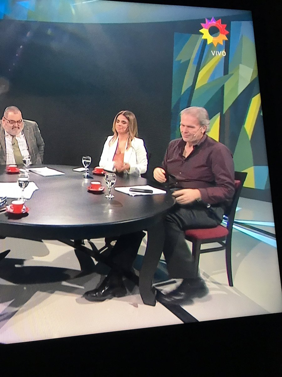 BonadeoPpt's tweet photo. Ataque de nervios primer programa @LanataPPT #Periodismoparatodos https://t.co/G5LskEwrGR
