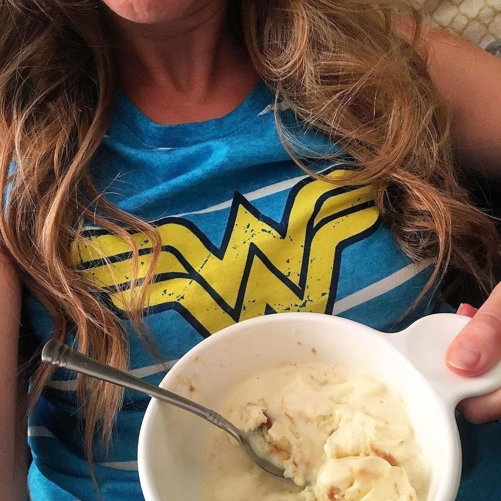 homewiththeboys's tweet photo. Rest day + @halotopcreamery Sea Salt Caramel has me feeling like Wonder Woman tonight. 😴🍦💥 #restdaybrags #wonderwo… https://t.co/az490TzqYJ https://t.co/es7fenJlg7