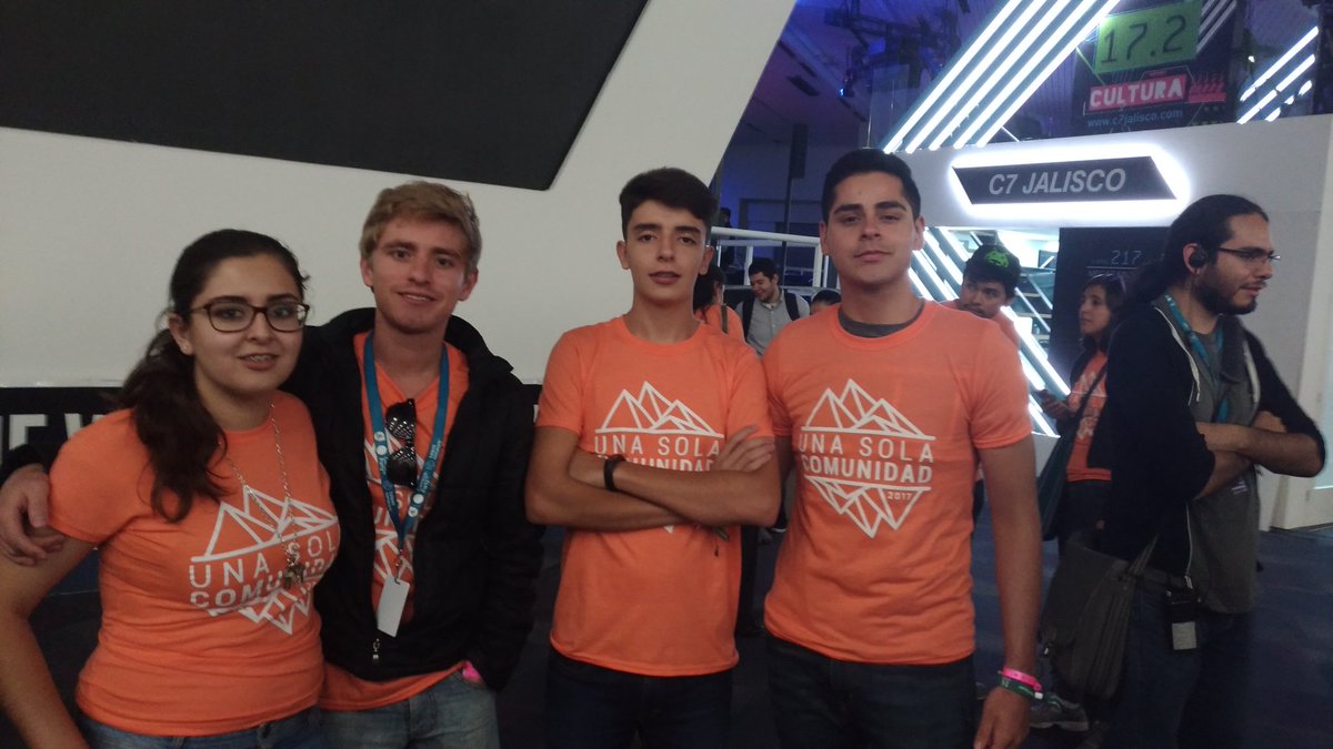 DevMindOficial's tweet photo. Dentro de la segunda cumbre de comunidades en #CPMX8 muy contentos con nuestros avances #FeelTheFuture #UnaSolaComunidad https://t.co/cOkK1a275R