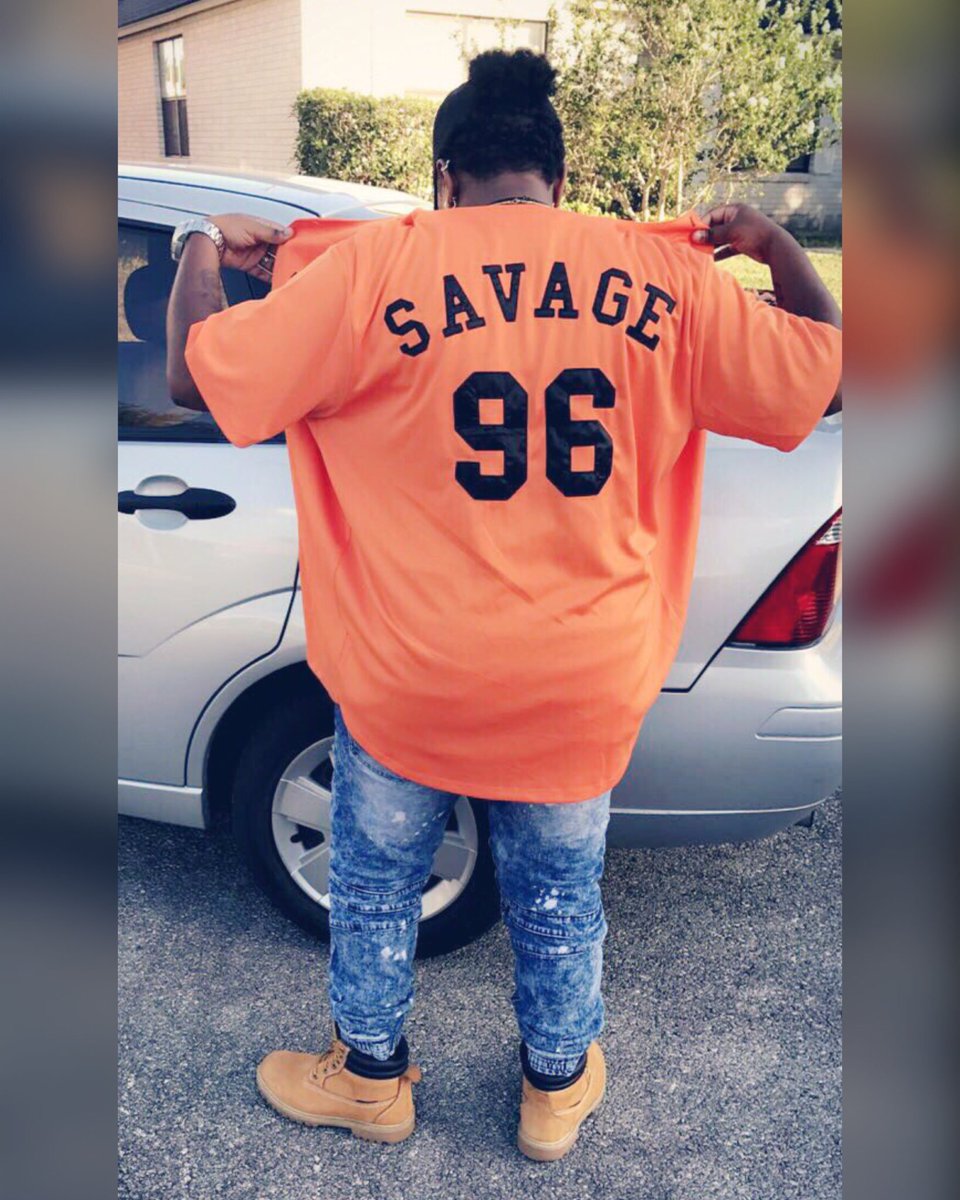 ayobigteo's tweet photo. I'm not 21, but I was born a Savage 🍊🕌🤘🏽 #shortstudtwitter https://t.co/SKjArCNhEa