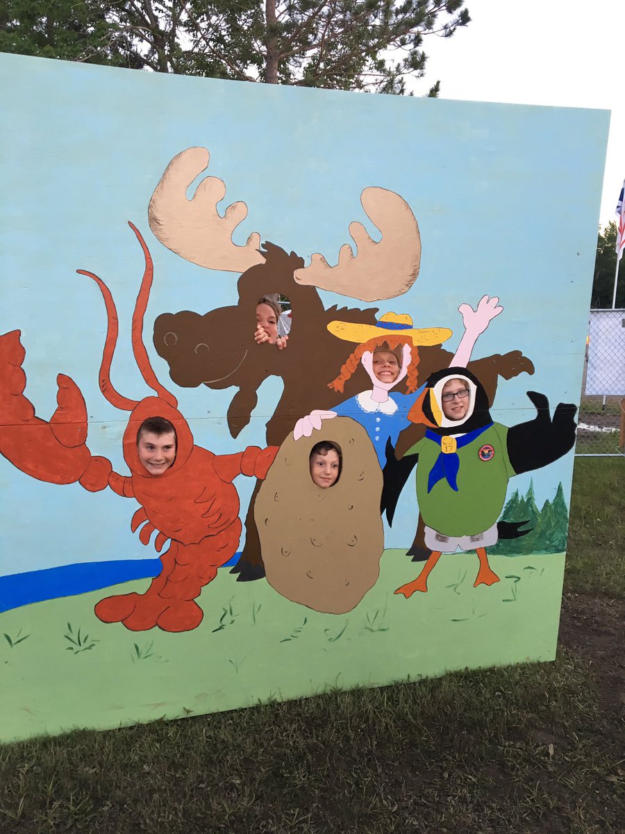 Pitmanme's tweet photo. After a day of walking, program and activity #27thGuelph spent an hour carrying picnic tables  into the square @CJ17NovaScotia #proudScouter https://t.co/5arYb2ZHkH