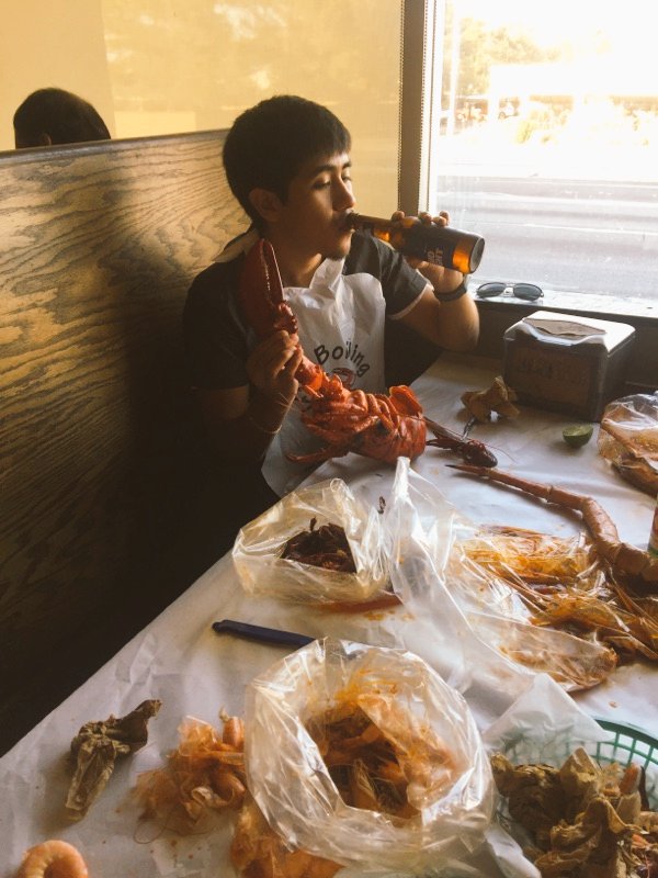 Derrick_Camacho's tweet photo. No oyster's -_-  mehh lobster :D https://t.co/e1aTJc9wkp