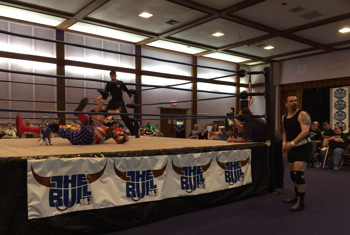 BedeLivingston's tweet photo. @ericrightshow accompanied by @Richard_SynCyr vs #ConradHauser #TheWCWC #Salem https://t.co/1Sb0NR4qtt