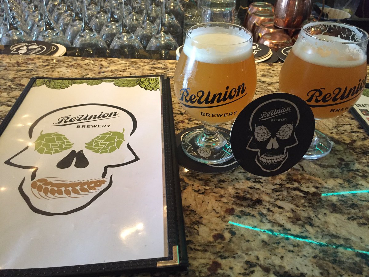 kelly23jayne's tweet photo. Tank Puncher! 😍🍻 @ReUnionBrewery @brentkauffman https://t.co/CPcA4MXHGT