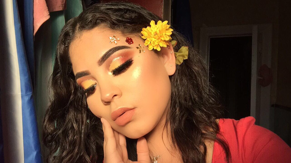 _CarolGiselle's tweet photo. INSPIRED BY THE SUMMER HEAT MAKEUP LOOK 🔥✨ #makeup #summermakeup (video will be up tonight or tomorrow) https://t.co/TPWCJiigYv