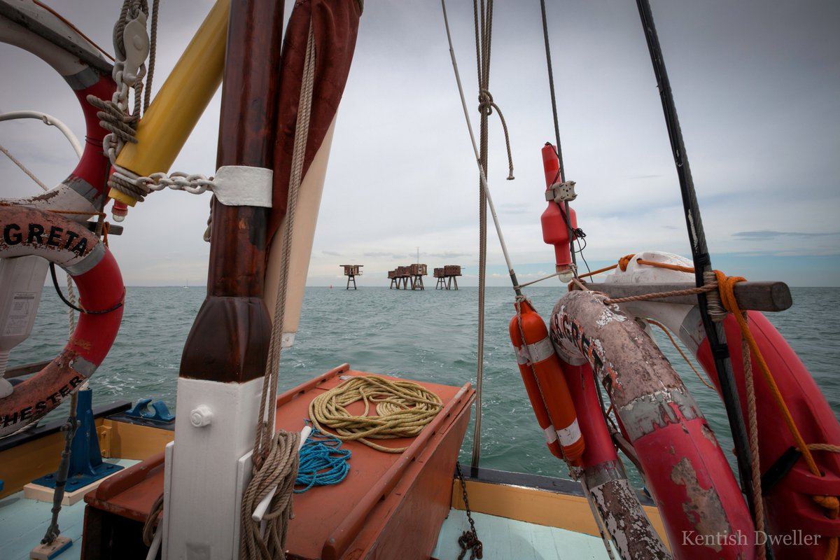 KentishDweller's tweet photo. #GoodwinSands - @DoverSeaSafari, Maunsell Forts - @GretaBarge, mist over Hythe &amp; Dungeness - @KentBallooning, Denge Sound Mirrors - #Lydd. https://t.co/buoRddtlCA