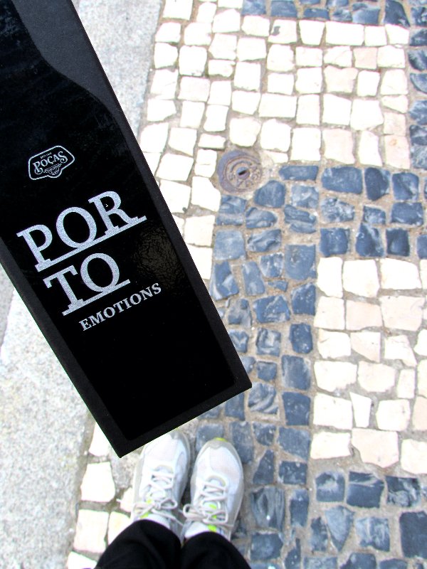 OPortoencanta's tweet photo. Um kit para explorar a cidade com vinho do Porto :) veja aqui: https://t.co/4Id9IGfKCh #vinhodoporto #mypocas https://t.co/1ckbrwHZmT