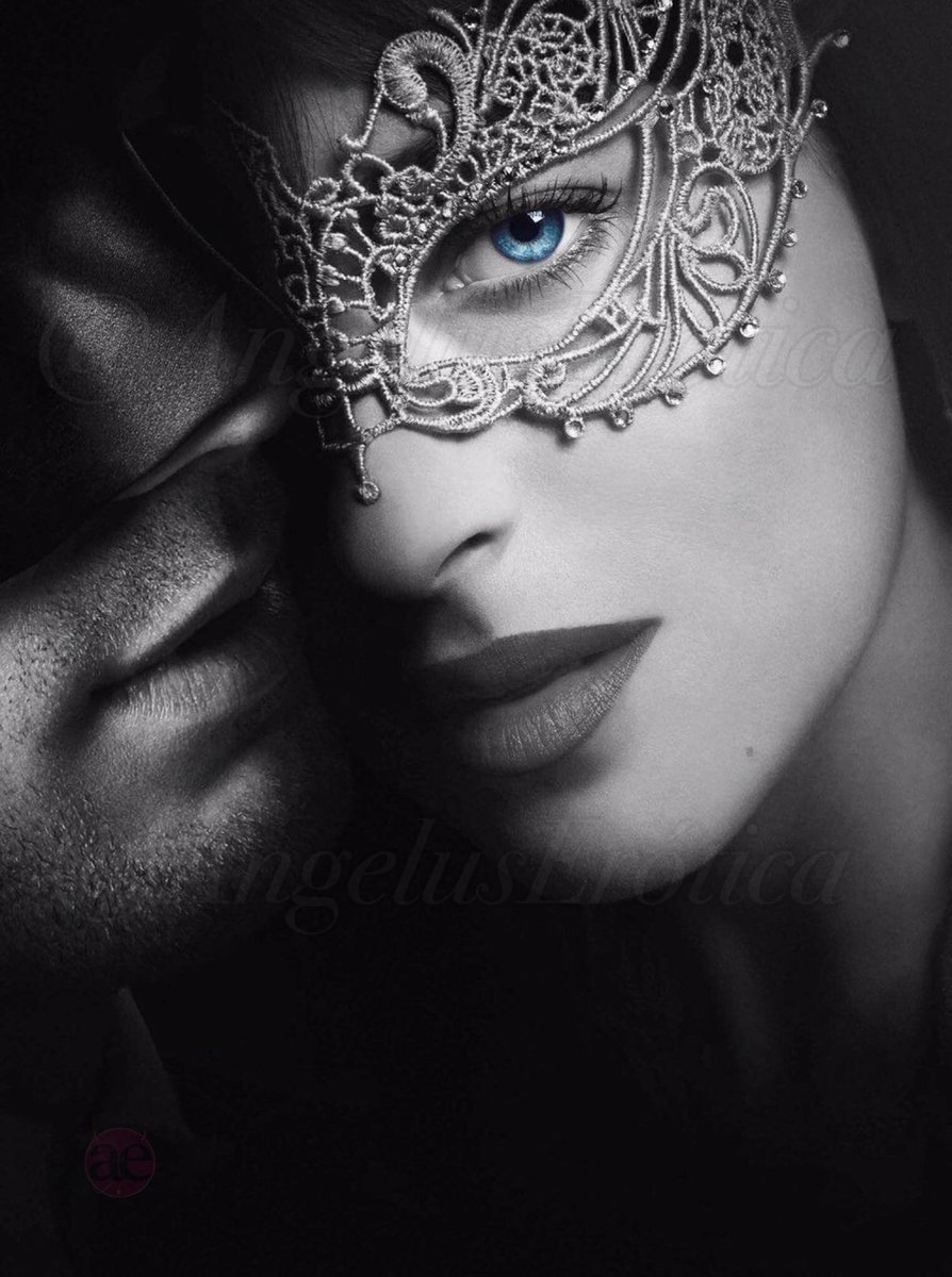 ChrystianGrey's tweet photo. Toda la vida juntos.
Te miro..
Y sigo viendo la persona más maravillosa de este mundo.
Me emociono. #ChristianGrey https://t.co/FcJYwwvYMQ