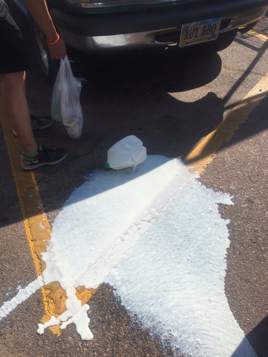 katie_jpatrick's tweet photo. "Katie! Never bag your milk it will fall through and spill!" -Ryan 
*grabs milk from my bag*
*spills milk less than 30 sec later* https://t.co/C52kgiqkxf
